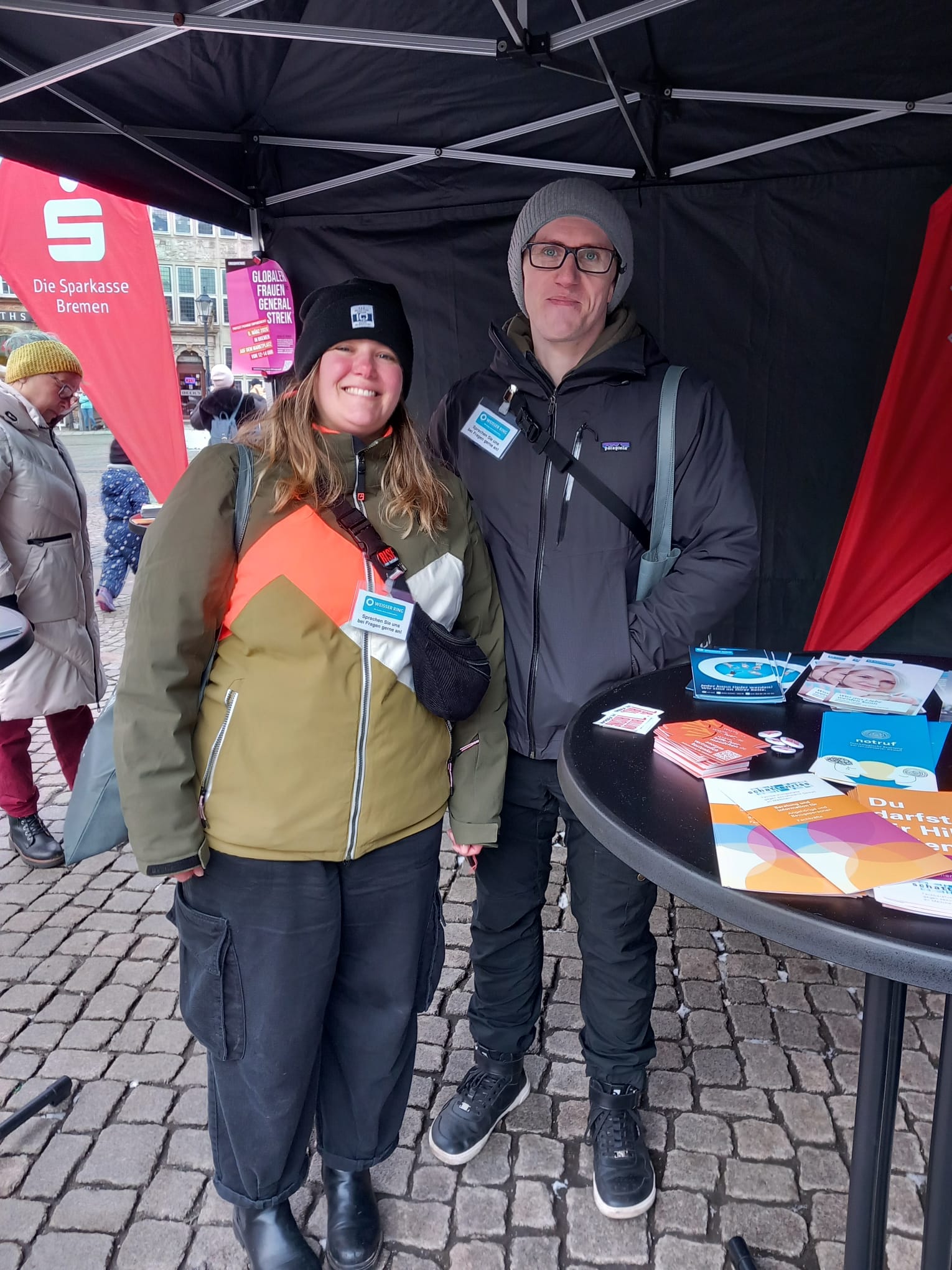 Junge Gruppe bei One Billion Rising Bremen