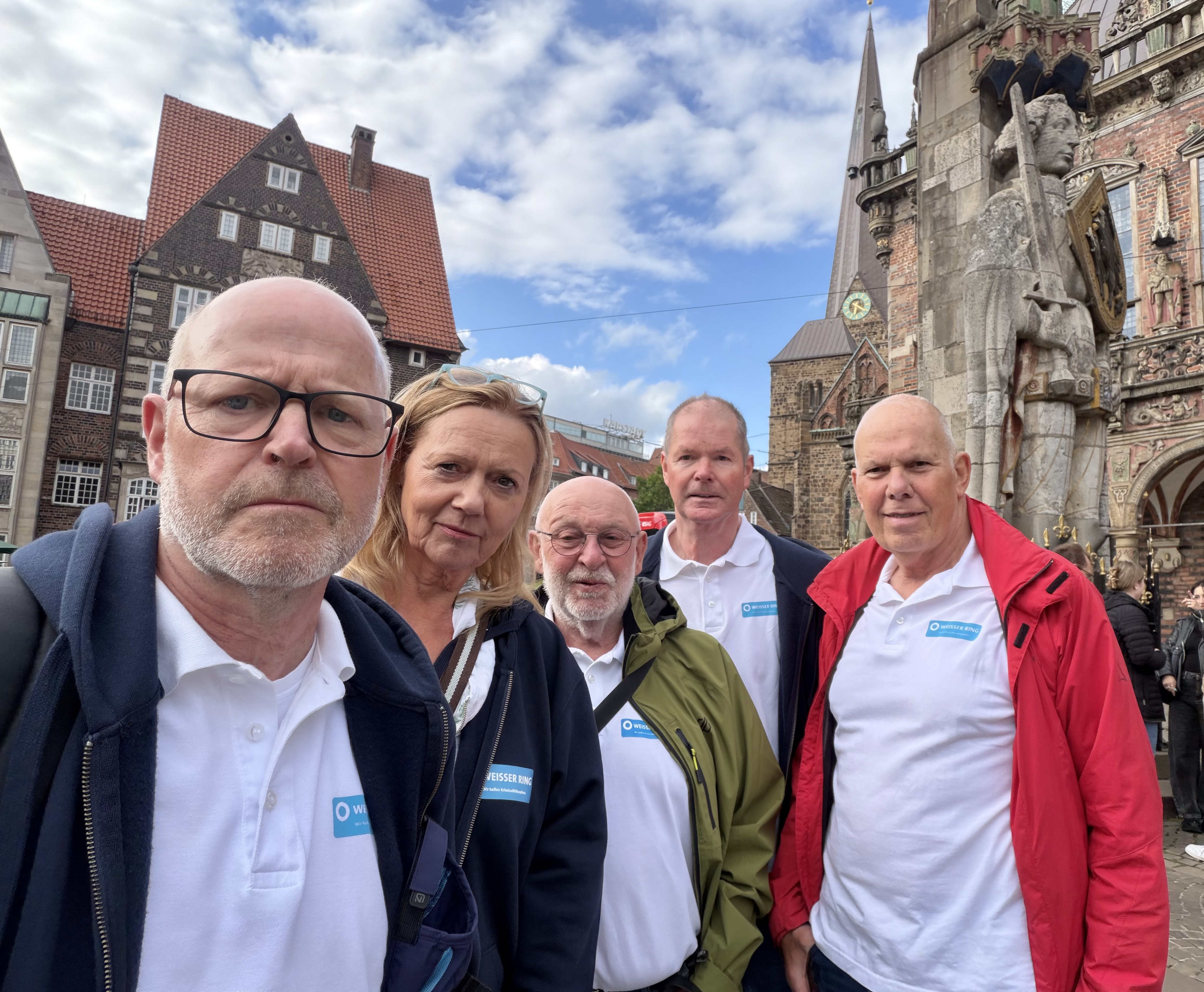 Mahnwache in Bremen zum Anschlag beim CSD in Berlin